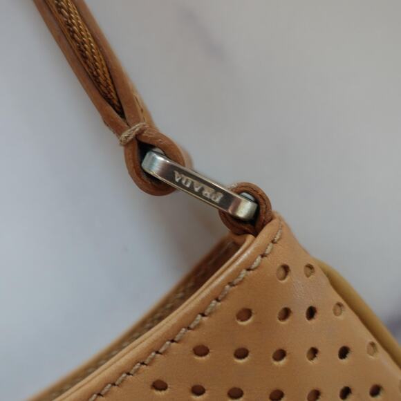 Prada Spring 2000 Perforated Tan Camel Vitello Drive Shoulder Cleo Bag Y2K VTG - Picture 9 of 16